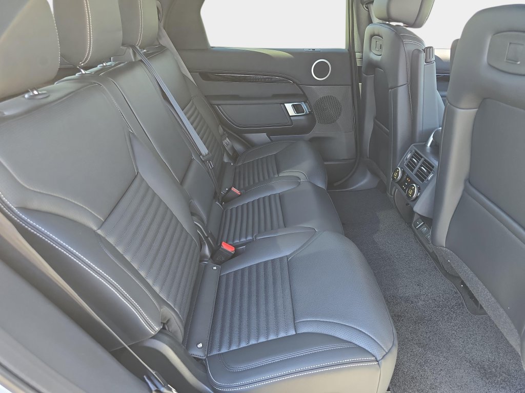New 2026 Land Rover Discovery S AWD/4WD image 11