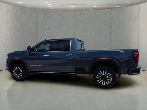 Used 2025 GMC Sierra 3500 Denali Ultimate AWD/4WD image 8