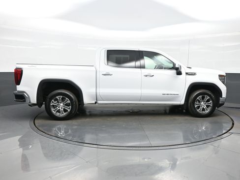 Used 2025 GMC Sierra 1500 SLT AWD/4WD image 7