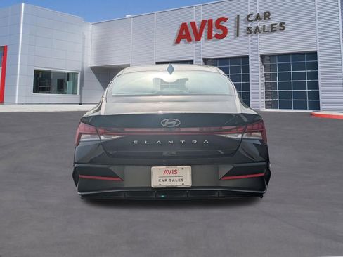 Used 2025 Hyundai Elantra SEL image 7