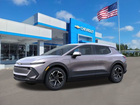 New 2026 Chevrolet Equinox EV LT image 2