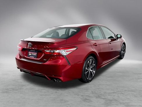 Used 2018 Toyota Camry SE FWD image 8
