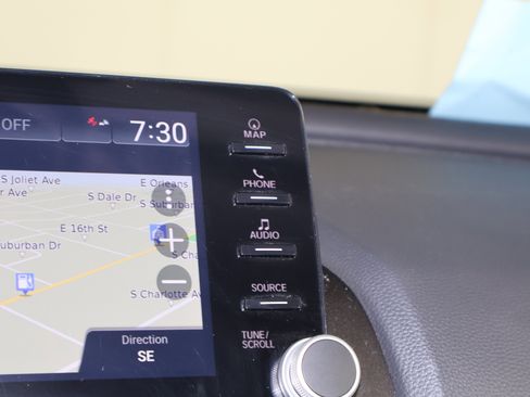 Certified 2022 Honda Accord Touring image 28