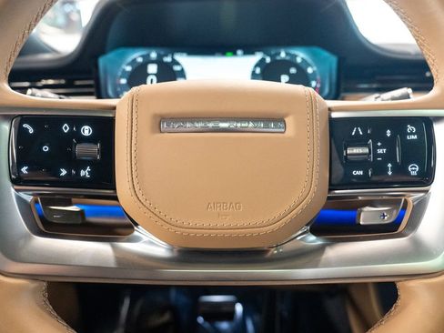 Certified 2025 Land Rover Range Rover SE AWD/4WD image 14