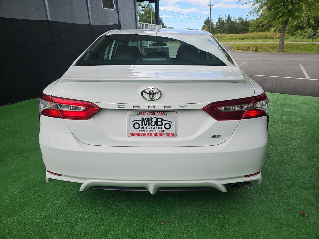 Used 2020 Toyota Camry SE FWD image 4