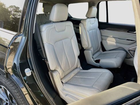Certified 2022 Jeep Grand Cherokee L Overland AWD/4WD image 30