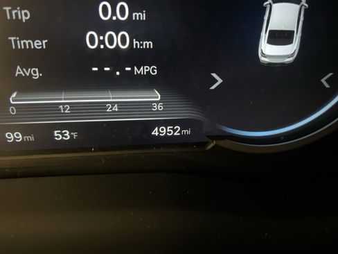 Used 2025 Genesis G70 2.5T image 22