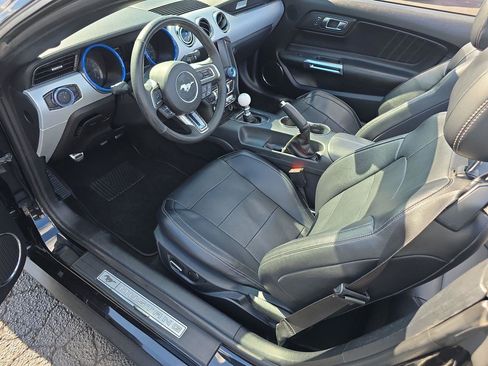 Used 2015 Ford Mustang GT Premium w/ Equipment Group 401A RWD image 4