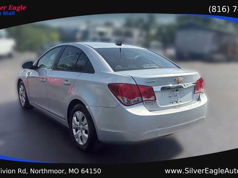 Used 2014 Chevrolet Cruze LS FWD image 3