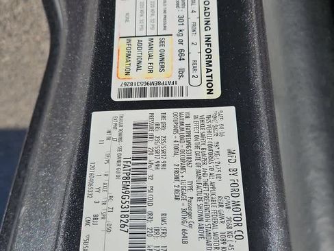 Used 2016 Ford Mustang Convertible RWD image 22