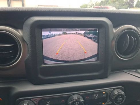 Used 2021 Jeep Wrangler Unlimited Sport AWD/4WD image 10