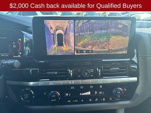 New 2026 Nissan Pathfinder SL image 18