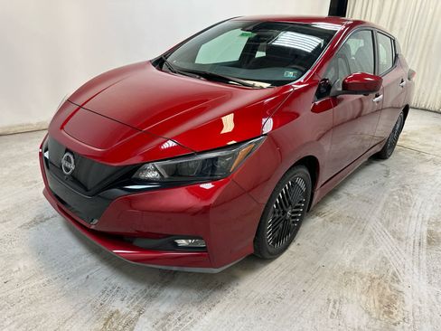 Certified 2023 Nissan Leaf SV Plus image 9