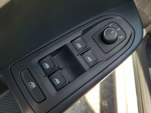 New 2026 Volkswagen Taos S FWD image 17