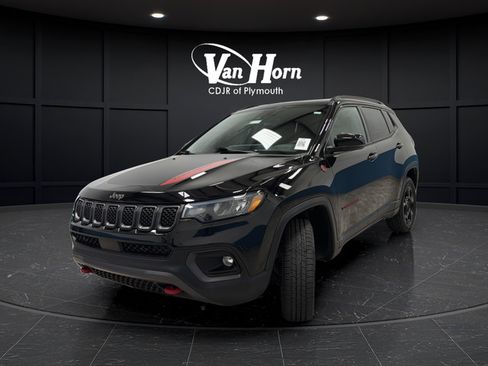 Used 2023 Jeep Compass Trailhawk w/ Trailer Tow Group AWD/4WD image 3