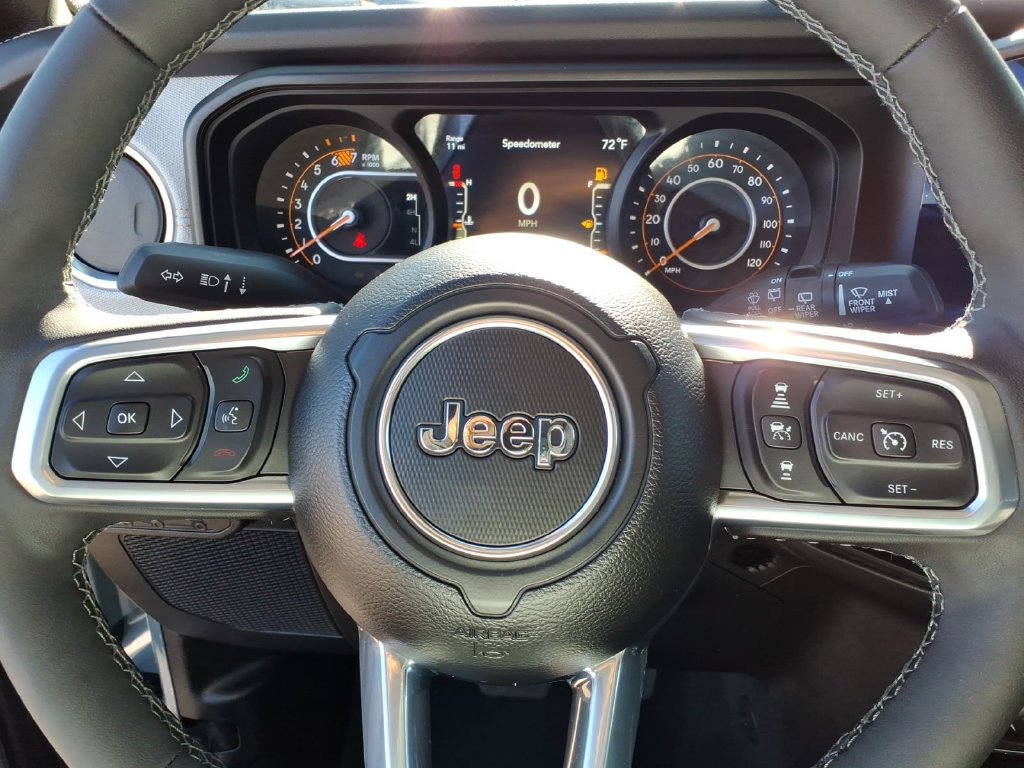 Certified 2026 Jeep Wrangler Unlimited Sahara AWD/4WD image 5