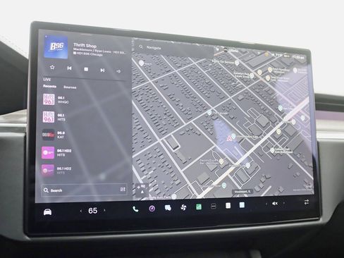 Used 2022 Tesla Model X image 15