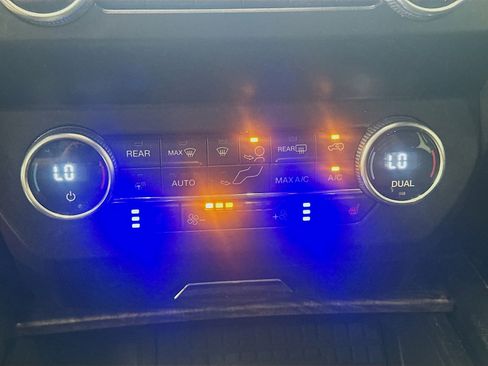 Used 2021 Ford Expedition Max Limited image 24