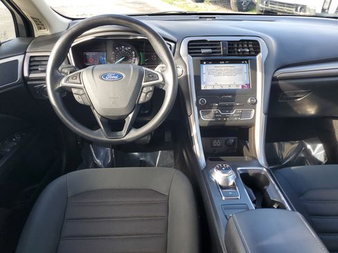 Used 2019 Ford Fusion SE image 19
