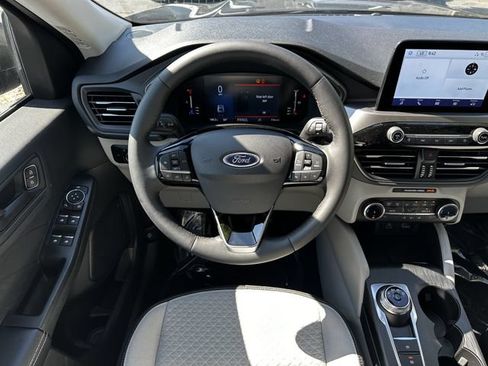 Certified 2023 Ford Escape Active AWD/4WD image 14