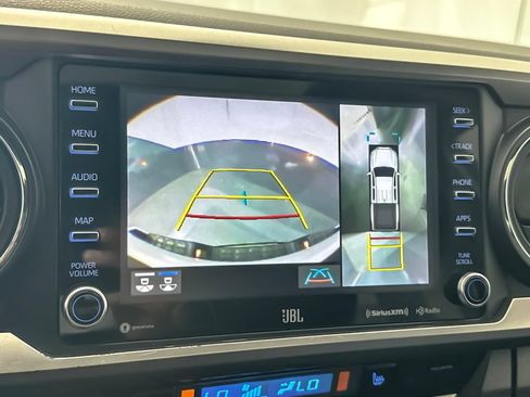 Used 2023 Toyota Tacoma Limited AWD/4WD image 18