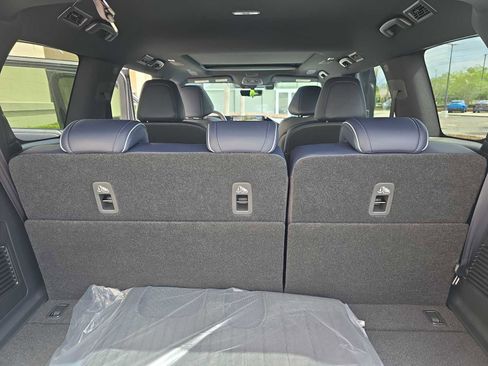 New 2026 INFINITI QX80 4WD w/ Sport Exterior Package image 25