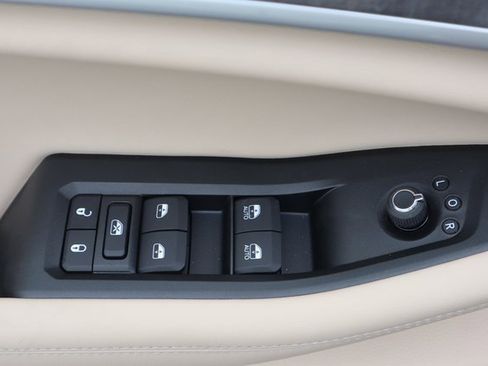 New 2025 Jeep Grand Cherokee Limited image 7