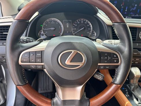 Used 2022 Lexus RX 350L FWD w/ Premium Package image 16