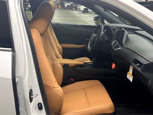 New 2026 Lexus UX 300h AWD image 25