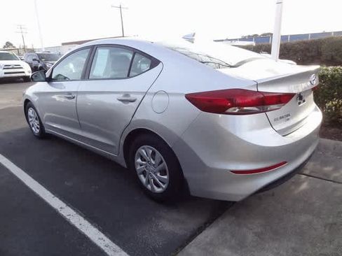 Used 2018 Hyundai Elantra SE w/ SE Connectivity Package 04 image 7
