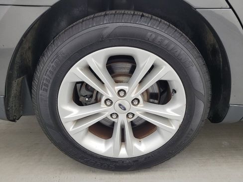 Used 2018 Ford Taurus SE FWD image 31