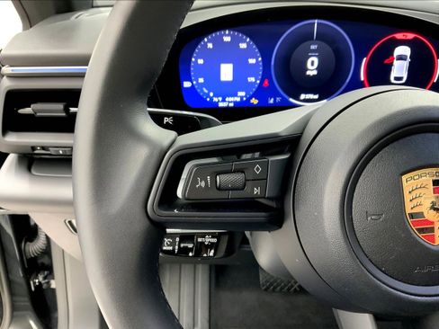 Used 2025 Porsche Macan Electric image 15