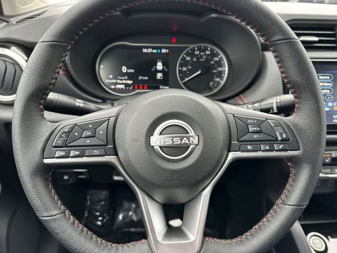 New 2025 Nissan Versa SR image 22