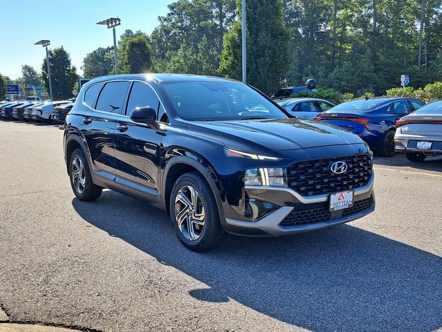 Used 2021 Hyundai Santa Fe SE FWD image 4