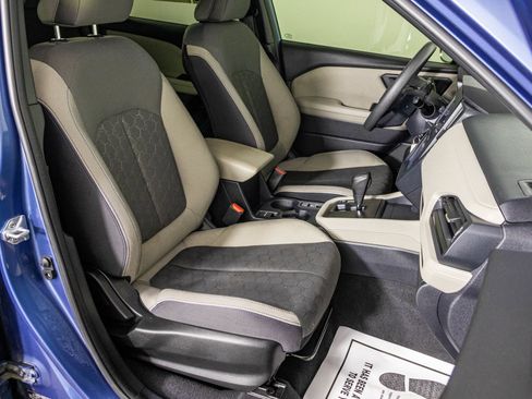 Used 2025 Subaru Forester AWD/4WD image 42