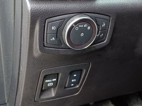 Used 2018 Ford F150 Platinum w/ Equipment Group 701A Luxury AWD/4WD image 9