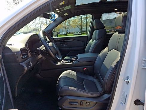 Certified 2024 Honda Pilot TrailSport image 14
