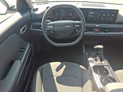 New 2026 Kia K4 FWD image 7