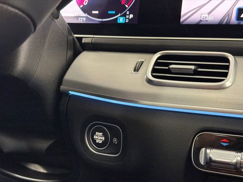 Used 2025 Mercedes-Benz GLS 450 4MATIC image 33