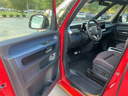 New 2025 Volkswagen ID. Buzz Pro S Plus image 9