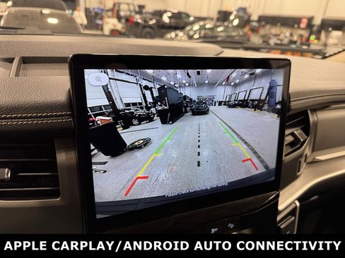 Used 2024 Ford Expedition Max XLT image 7