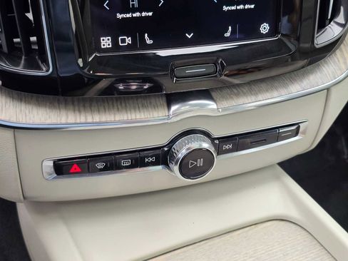 Certified 2023 Volvo XC60 B5 Ultimate w/ Climate Package image 29