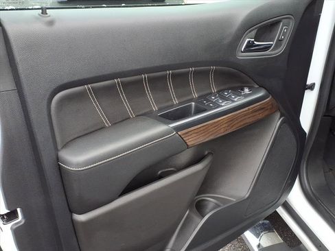 Certified 2021 GMC Canyon Denali image 7