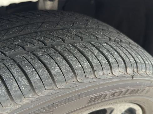 Used 2018 Jeep Grand Cherokee Altitude AWD/4WD image 5