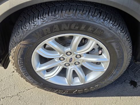 Certified 2021 Ford Explorer 2WD image 9