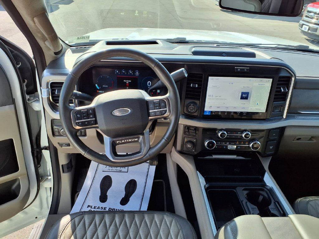 Used 2025 Ford F450 Platinum w/ Platinum Plus Package AWD/4WD image 3