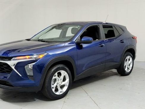 Certified 2024 Chevrolet Trax LS w/ LS Convenience Package image 1