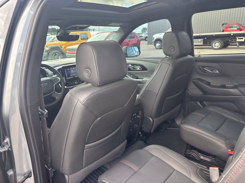 Used 2023 Chevrolet Traverse RS AWD/4WD image 18