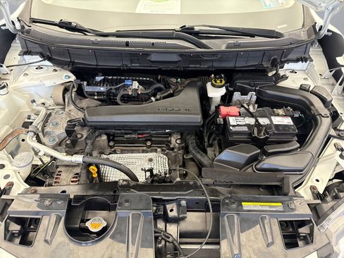 Used 2019 Nissan Rogue SV image 21