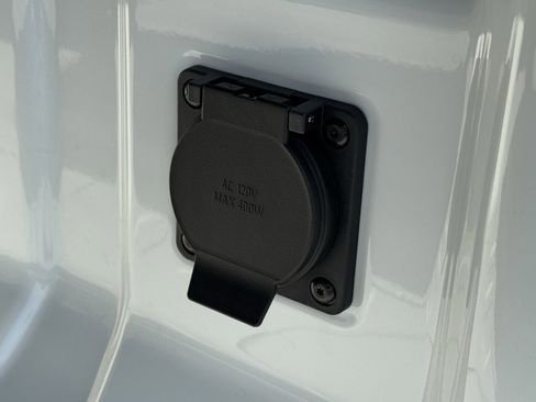 Used 2024 Chevrolet Colorado Z71 w/ Advanced Trailering Package image 40